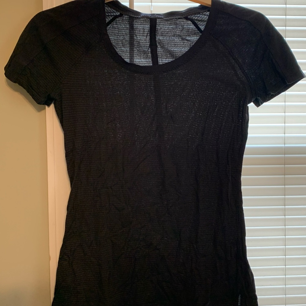 Lululemon thin short sleeve top